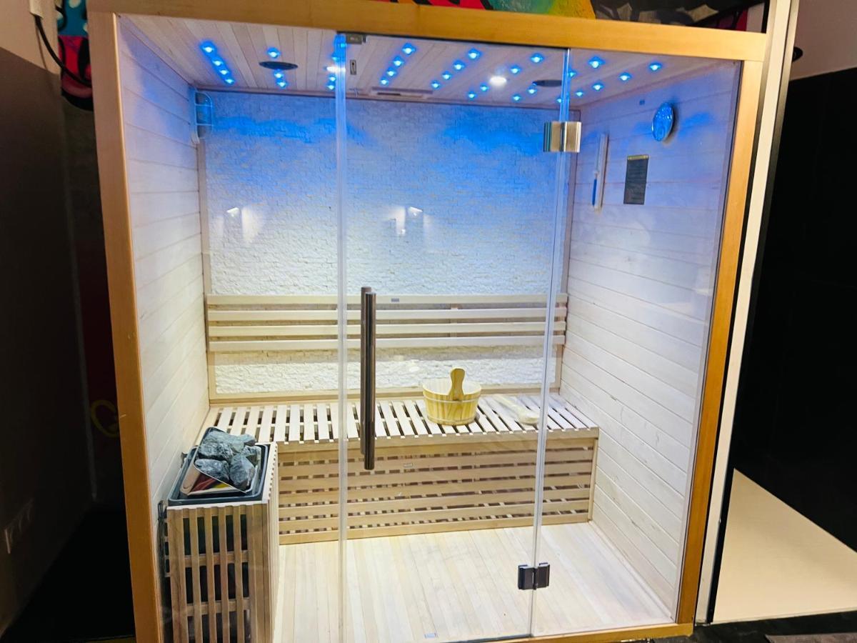 Capsule Street Art - Sauna- Jacuzzi - Playstation 5 - Billard - Netflix - Home Cinema - Terrasse Douai Buitenkant foto