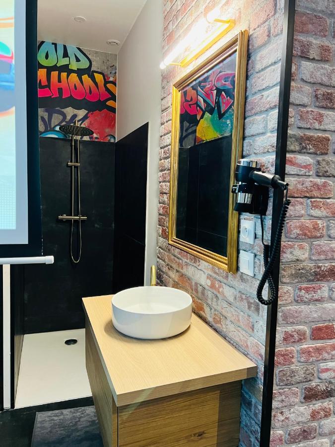 Capsule Street Art - Sauna- Jacuzzi - Playstation 5 - Billard - Netflix - Home Cinema - Terrasse Douai Buitenkant foto